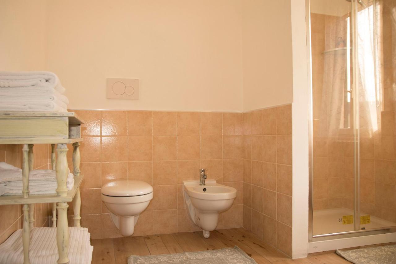 Ferienwohnung Domus Vicina Al Centro Storico Pavia Exterior foto